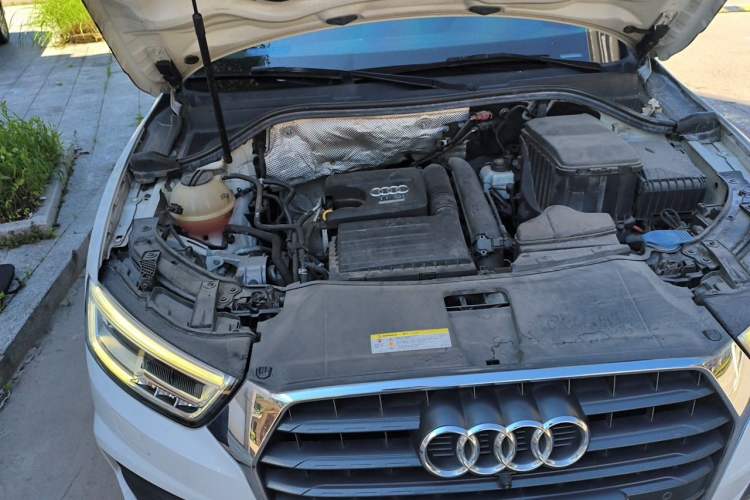 Used Audi Q3 2018 30th Anniversary Edition 30 TFSI Fashion Model Engine Bay Right