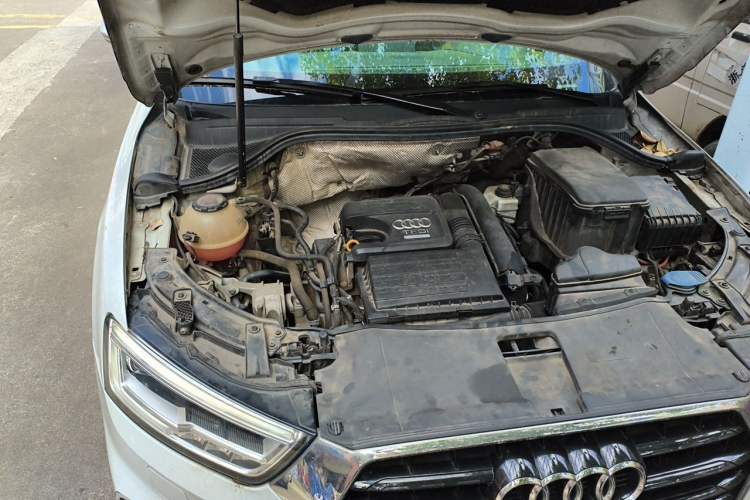 Used Audi Q3 2018 30 TFSI Fashion Edition Collector's Version Engine Bay Right