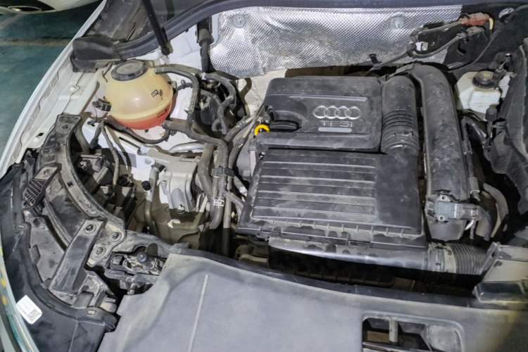 Used Audi Q3 2018 30th Anniversary Edition 30 TFSI Fashion Model Engine Bay Right