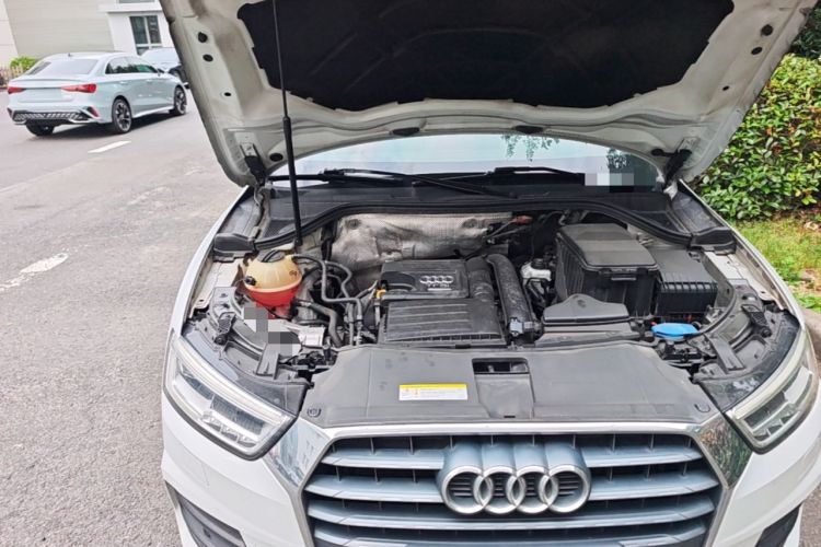 Used Audi Q3 2018 30th Anniversary Edition 30 TFSI Fashion Model Engine Bay Right