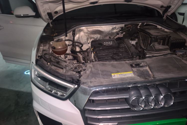 Used Audi Q3 2018 30th Anniversary Edition 30 TFSI Fashion Model Engine Bay Right