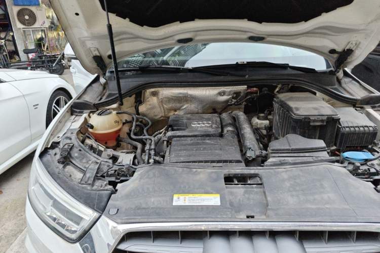 Used Audi Q3 2018 30th Anniversary Edition 30 TFSI Fashion Model Engine Bay Right