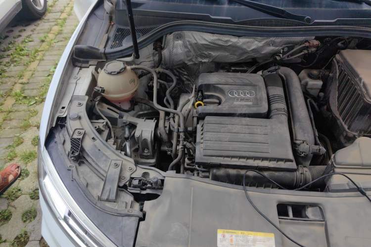 Used Audi Q3 2018 30 TFSI Fashion Edition Collector's Version Engine Bay Right