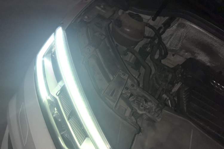 Used Audi Q3 2018 30th Anniversary Edition 30 TFSI Fashion Model Engine Bay Right