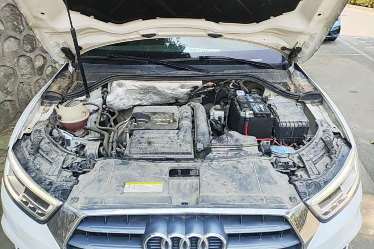 Used Audi Q3 2018 30th Anniversary Edition 30 TFSI Fashion Model Engine Bay