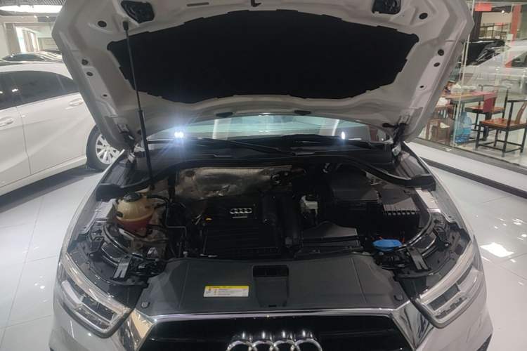 Used Audi Q3 2018 30 TFSI Fashion Edition Collector's Version Engine Bay