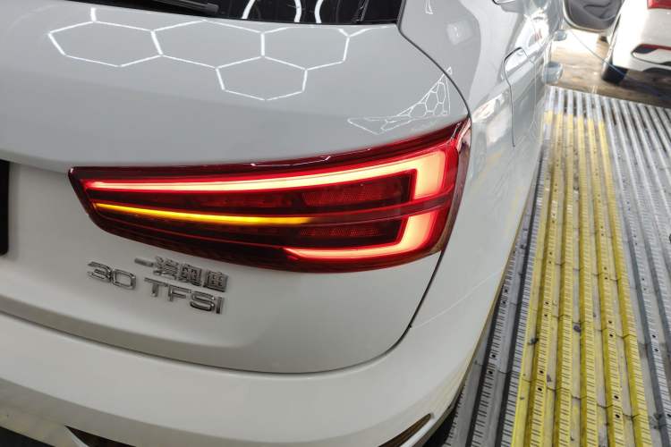 Used Audi Q3 2018 30th Anniversary Edition 30 TFSI Style Model Exterior 3