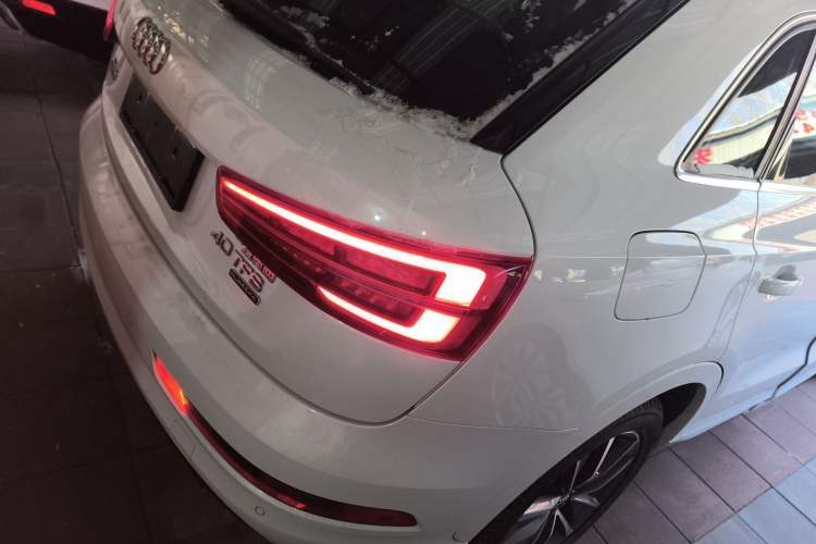Used Audi Q3 2018 30th Anniversary Edition 40 TFSI quattro all-wheel-drive sport model Exterior 6