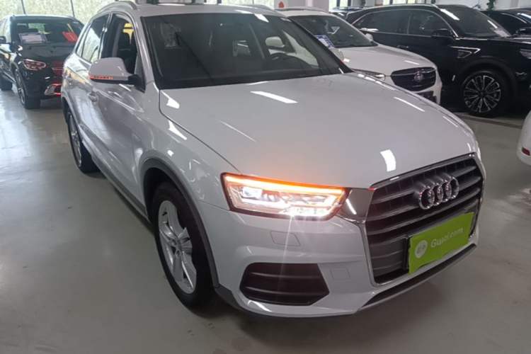 Used Audi Q3 2018 30th Anniversary Edition 30 TFSI Style Model Front Right 45 Deg