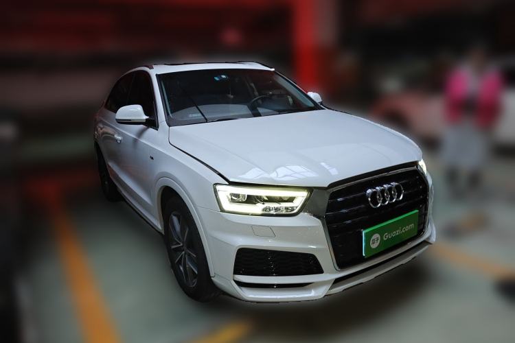 Used Audi Q3 2018 30 TFSI Fashion Edition Collector's Model Front Right 45 Deg