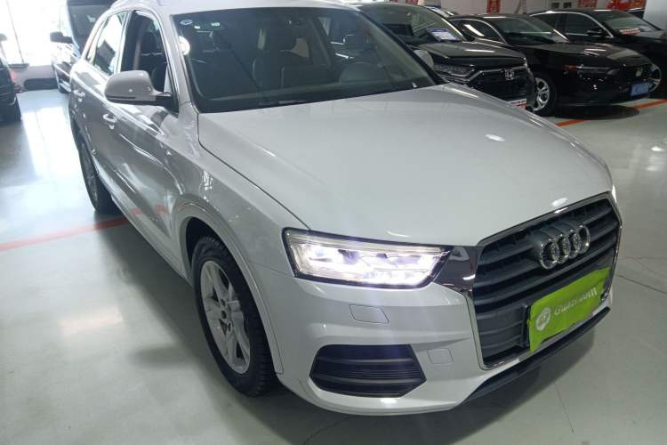 Used Audi Q3 2018 30th Anniversary Edition 35 TFSI Fashion Model Front Right 45 Deg