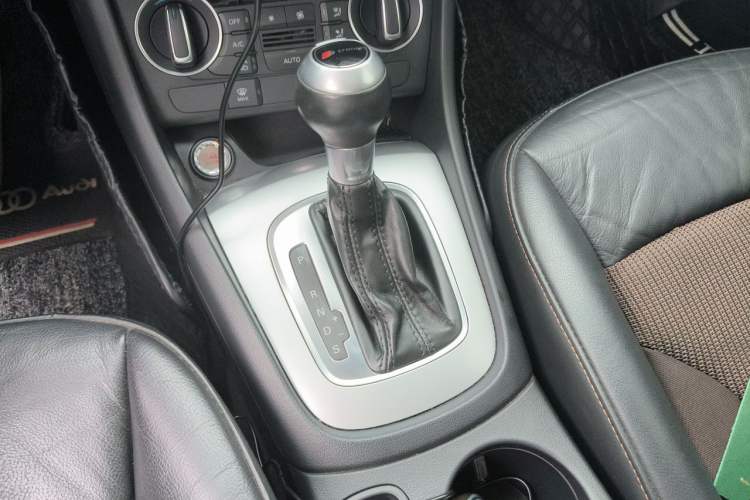 Used Audi Q3 2018 30th Anniversary Edition 30 TFSI Fashion Model Gear Lever