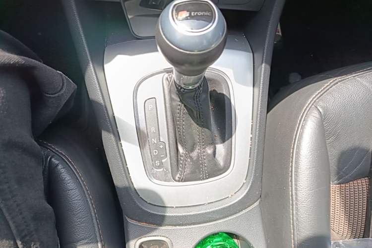 Used Audi Q3 2018 30th Anniversary Edition 30 TFSI Fashion Model Gear Lever