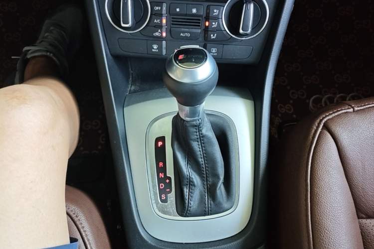Used Audi Q3 2018 30th Anniversary Edition 30 TFSI Standard Model Gear Lever