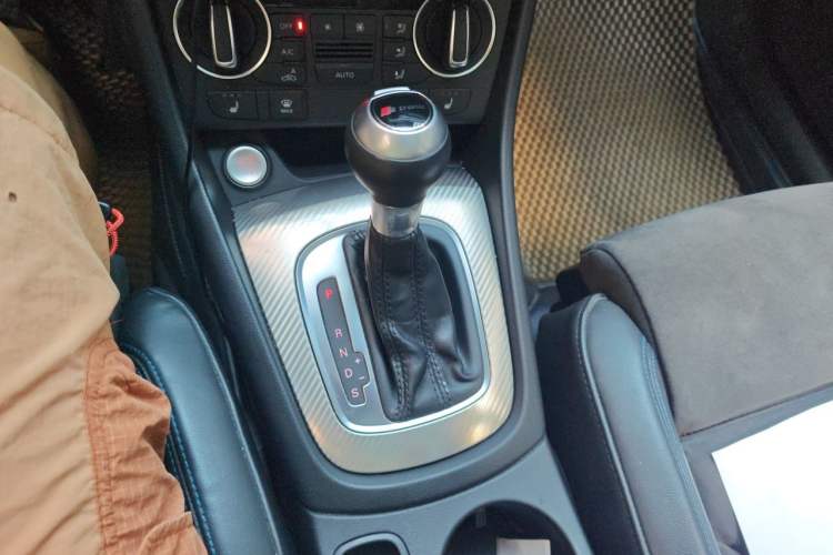 Used Audi Q3 2018 30th Anniversary Edition 35 TFSI Sport Model Gear Lever