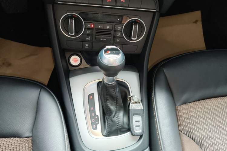 Used Audi Q3 2018 30th Anniversary Edition 35 TFSI Fashion Model Gear Lever