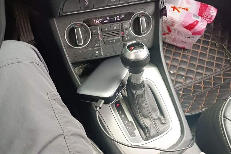 Used Audi Q3 2018 30th Anniversary Edition 30 TFSI Fashion Model Gear Lever