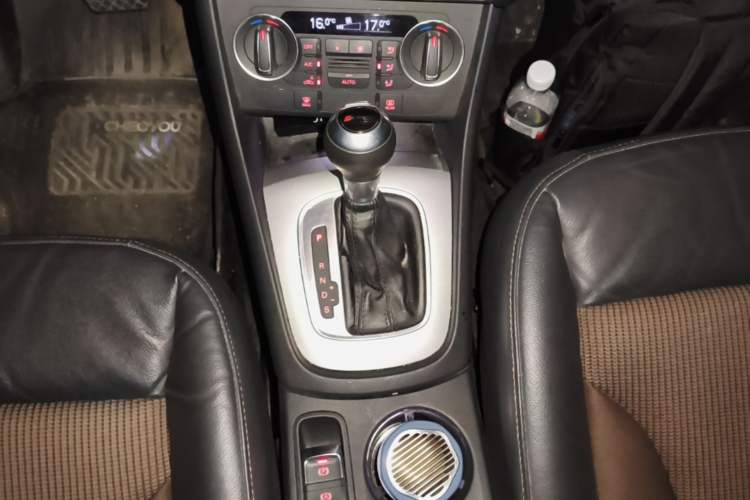 Used Audi Q3 2018 30th Anniversary Edition 30 TFSI Fashion Model Gear Lever