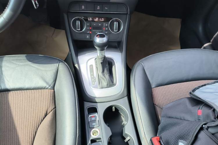 Used Audi Q3 2018 30th Anniversary Edition 35 TFSI Fashion Model Gear Lever