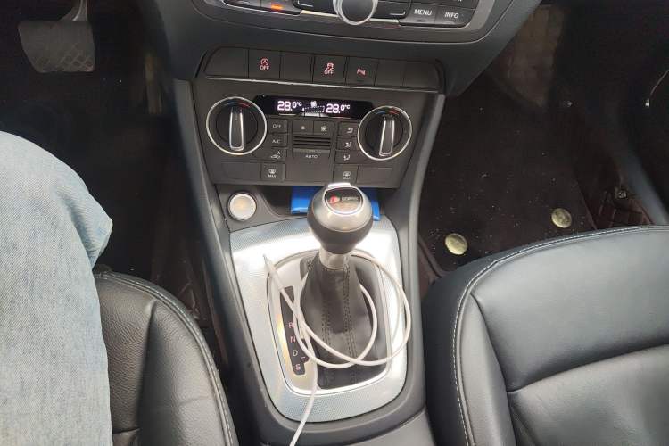 Used Audi Q3 2018 30th Anniversary Edition 30 TFSI Style Model Gear Lever