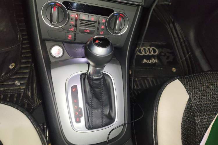 Used Audi Q3 2018 30th Anniversary Edition 35 TFSI Fashion Model Gear Lever