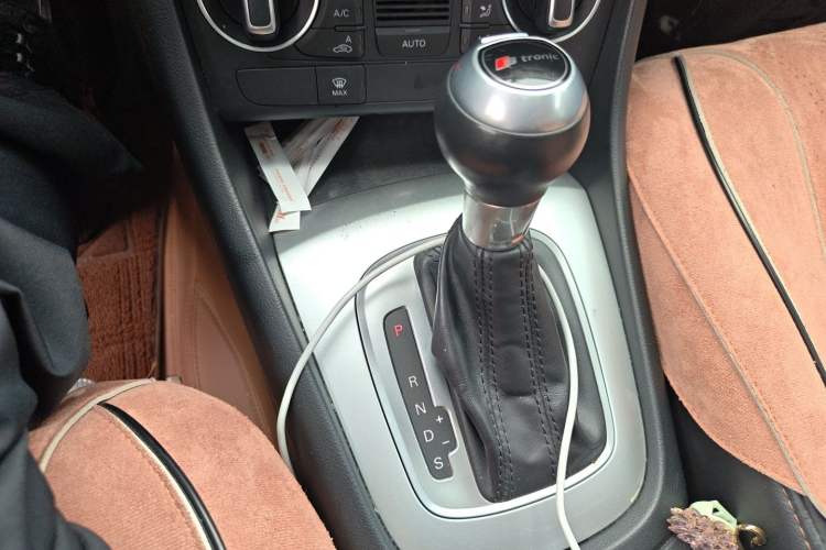 Used Audi Q3 2018 30th Anniversary Edition 30 TFSI Fashion Model Gear Lever