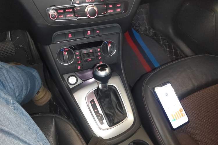 Used Audi Q3 2018 30th Anniversary Edition 30 TFSI Fashion Model Gear Lever