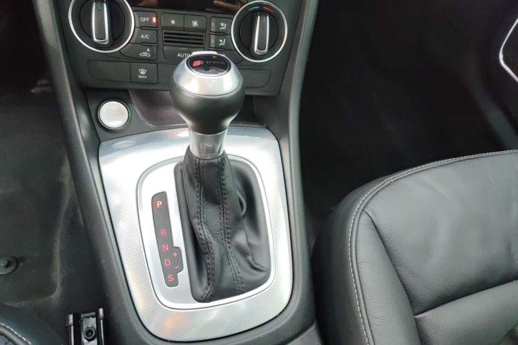 Used Audi Q3 2018 30th Anniversary Edition 30 TFSI Style Model Gear Lever