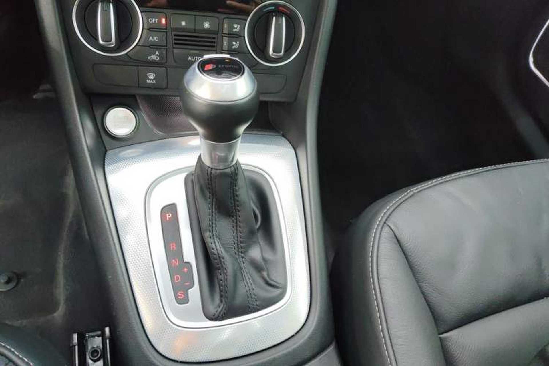 Used Audi Q3 2018 30th Anniversary Edition 30 TFSI Style Model Gear Lever