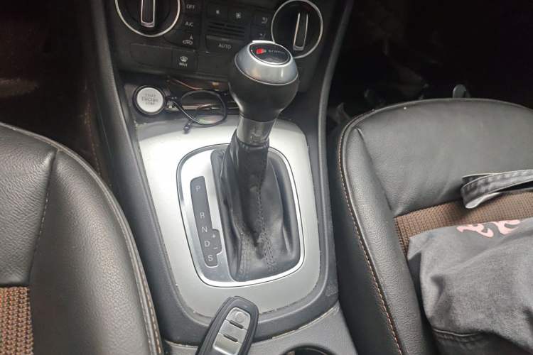 Used Audi Q3 2018 30th Anniversary Edition 30 TFSI Fashion Model Gear Lever