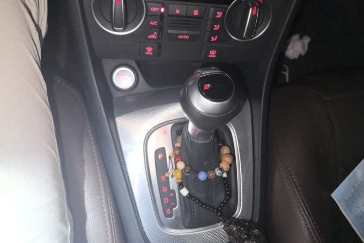 Used Audi Q3 2018 30th Anniversary Edition 30 TFSI Style Model Gear Lever