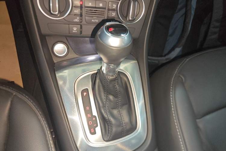 Used Audi Q3 2018 30th Anniversary Edition 30 TFSI Style Model Gear Lever