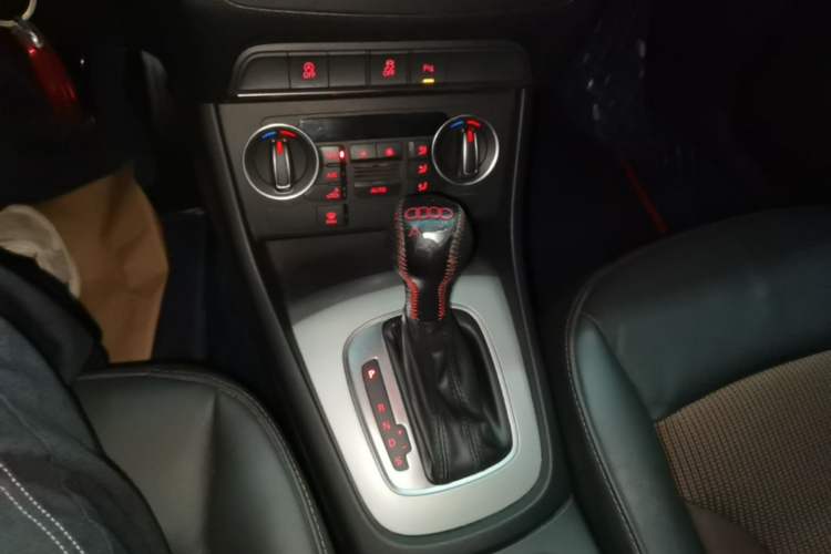Used Audi Q3 2018 30th Anniversary Edition 35 TFSI Fashion Model Gear Lever