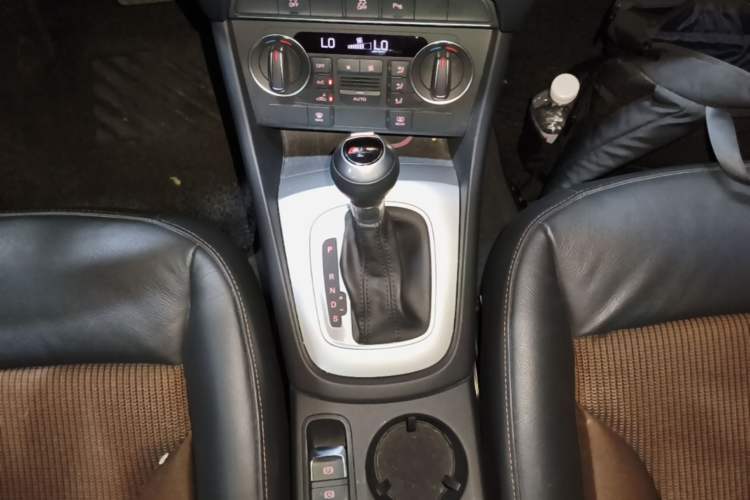 Used Audi Q3 2018 30th Anniversary Edition 30 TFSI Fashion Model Gear Lever