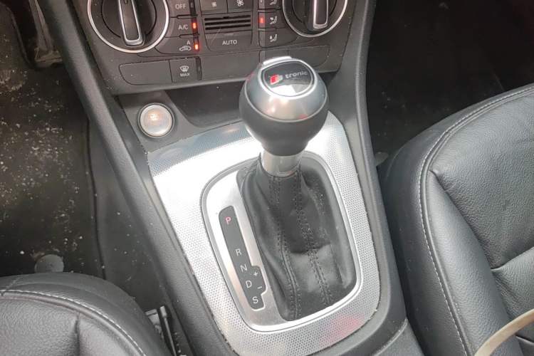 Used Audi Q3 2018 30th Anniversary Edition 30 TFSI Style Model Gear Lever