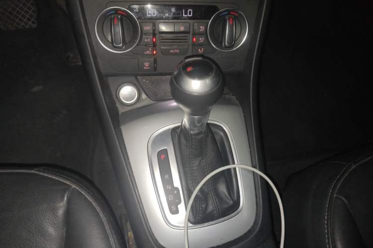 Used Audi Q3 2018 30th Anniversary Edition 35 TFSI Fashion Model Gear Lever
