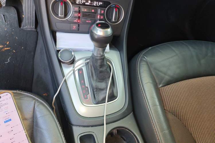 Used Audi Q3 2018 30th Anniversary Edition 30 TFSI Fashion Model Gear Lever