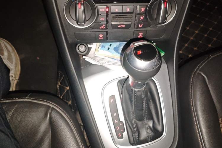 Used Audi Q3 2018 30th Anniversary Edition 30 TFSI Fashion Model Gear Lever