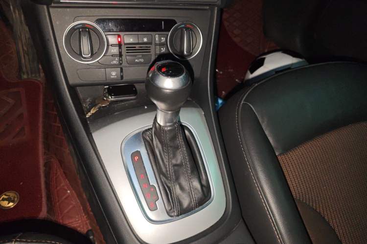 Used Audi Q3 2018 30th Anniversary Edition 30 TFSI Fashion Model Gear Lever