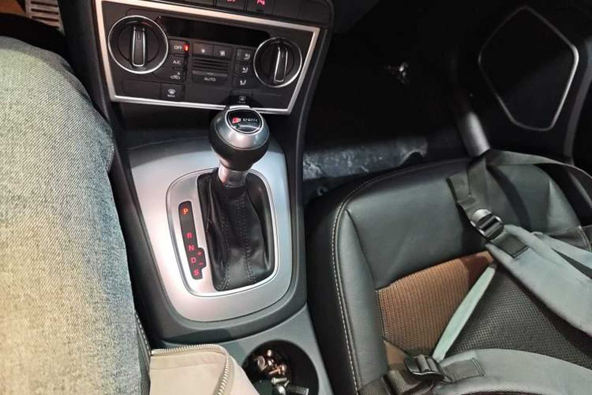 Used Audi Q3 2018 30th Anniversary Edition 35 TFSI Fashion Model Gear Lever