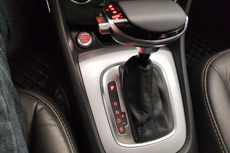 Used Audi Q3 2018 30th Anniversary Edition 30 TFSI Fashion Model Gear Lever