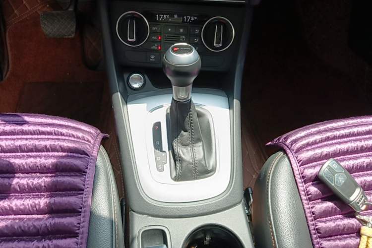 Used Audi Q3 2018 30th Anniversary Edition 30 TFSI Fashion Model Gear Lever