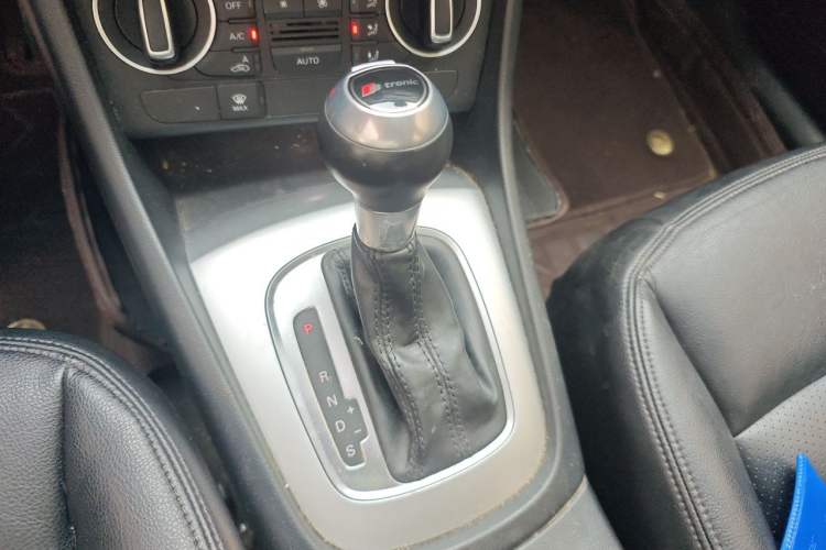 Used Audi Q3 2018 30th Anniversary Edition 30 TFSI Fashion Model Gear Lever