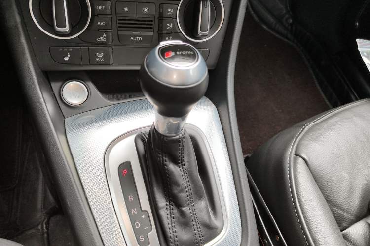 Used Audi Q3 2018 30th Anniversary Edition 30 TFSI Style Model Gear Lever