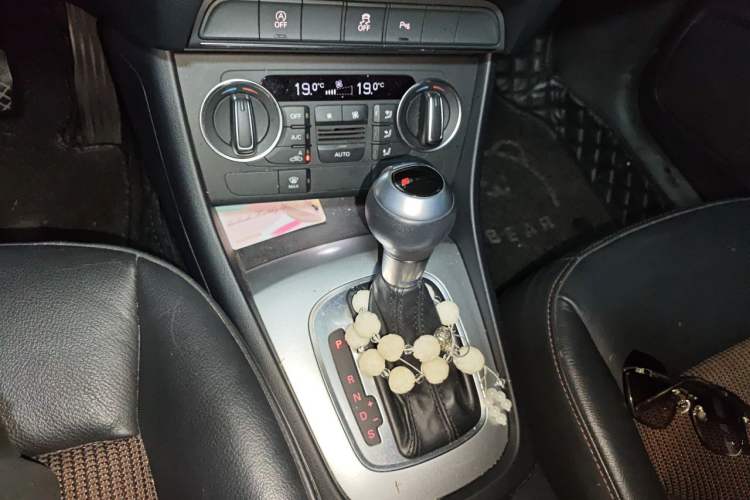 Used Audi Q3 2018 30th Anniversary Edition 30 TFSI Fashion Model Gear Lever