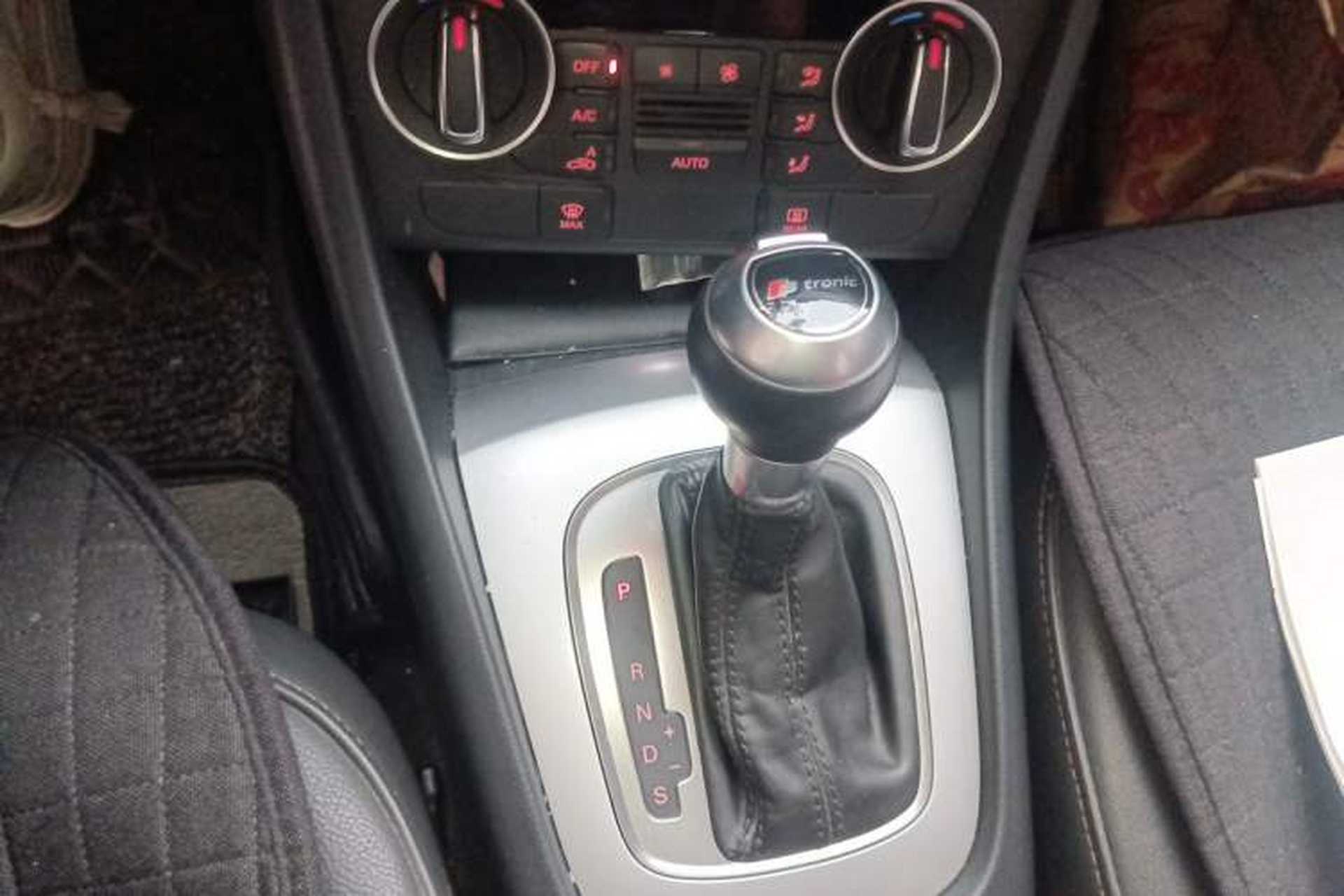 Used Audi Q3 2018 30th Anniversary Edition 30 TFSI Fashion Model Gear Lever