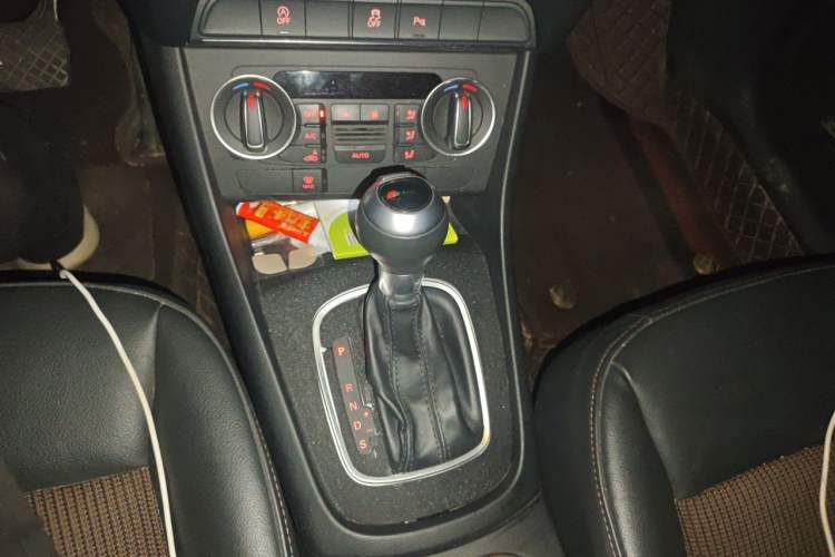 Used Audi Q3 2018 30 TFSI Fashion Edition Collector's Version Gear Lever