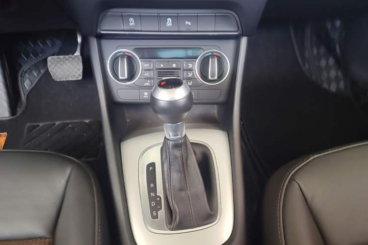 Used Audi Q3 2018 30th Anniversary Edition 35 TFSI Fashion Model Gear Lever