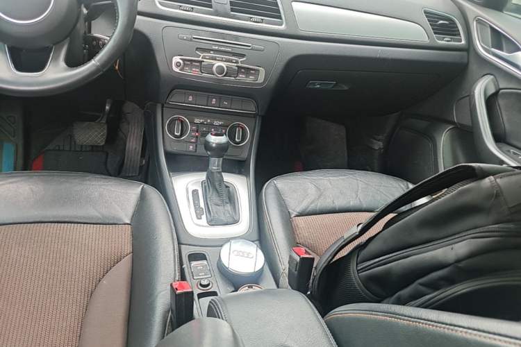 Used Audi Q3 2018 30th Anniversary Edition 35 TFSI Fashion Model Gear Lever