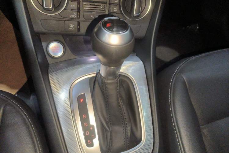 Used Audi Q3 2018 30 TFSI Fashion Edition Collector's Model Gear Lever